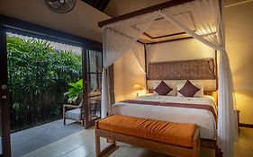 D'Legon Luxury Villas